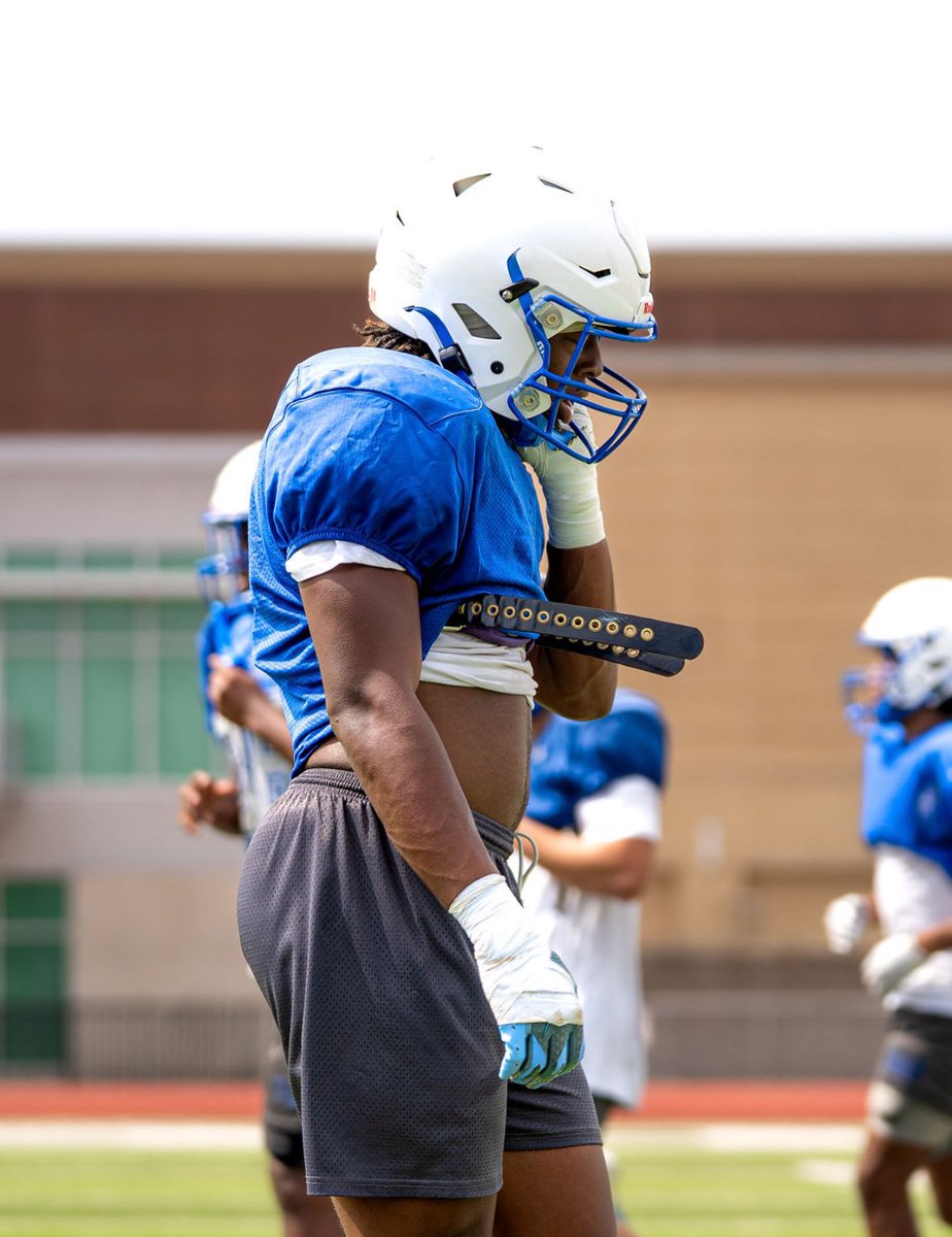 ChaseBattles42's tweet image. Bittersweet playing my last spring game but it was extremely fun !!! @KleinFootball25 @TheMothersh1p @Coach_Kru @coachcodutti @CoachZachWill @CoachCBelton @LonzellG_94
