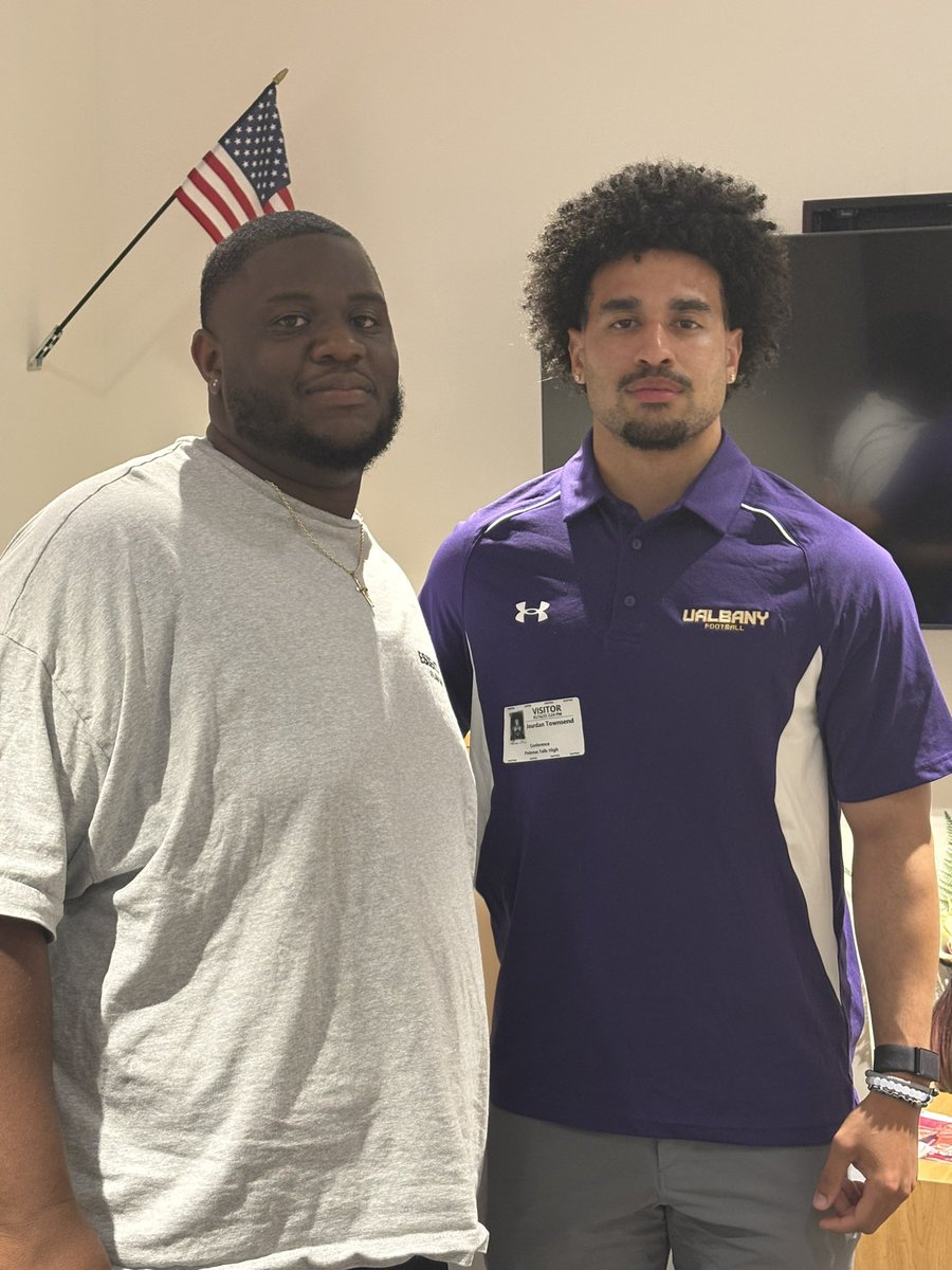 Yaw Aidoo (@coachyaw4) on Twitter photo Love when colleges stop by The Falls. But today got to sit with one of my favorite college coaches. My old teammate <a href="/jourdantownsend/">Jourdan Townsend</a>
Recruit <a href="/pfallsfb/">PFHS Football</a>
<a href="/Delaware_FB/">Delaware Football</a> Love when colleges stop by The Falls. But today got to sit with one of my favorite college coaches. My old teammate <a href="/jourdantownsend/">Jourdan Townsend</a>
Recruit <a href="/pfallsfb/">PFHS Football</a>
<a href="/Delaware_FB/">Delaware Football</a>