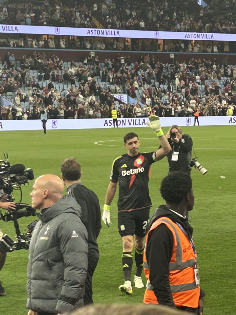 Tom Kenny tweet media