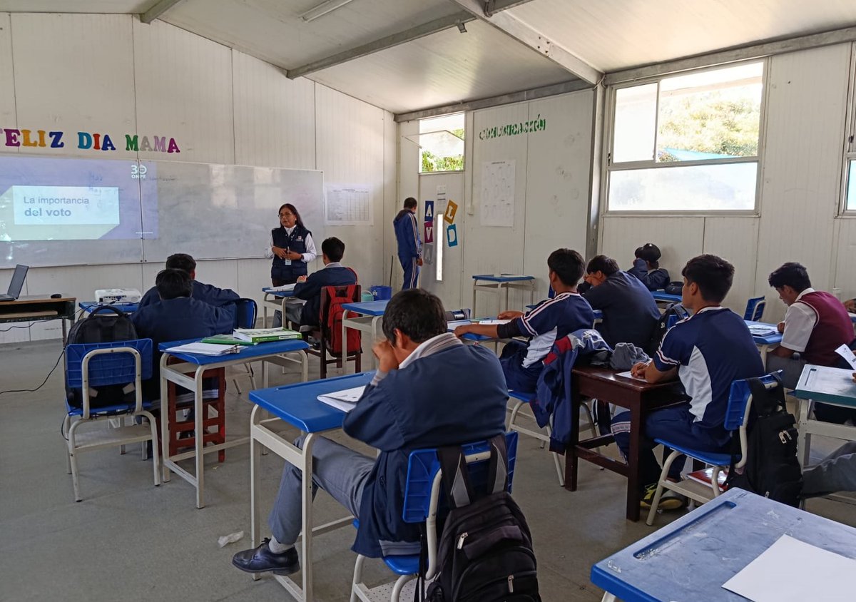 ONPEenRegiones | Nuestra #ORCAbancay realizó una sesión educativa dirigida  a estudiantes del colegio San Francisco Solano sobre la importancia del  voto.
