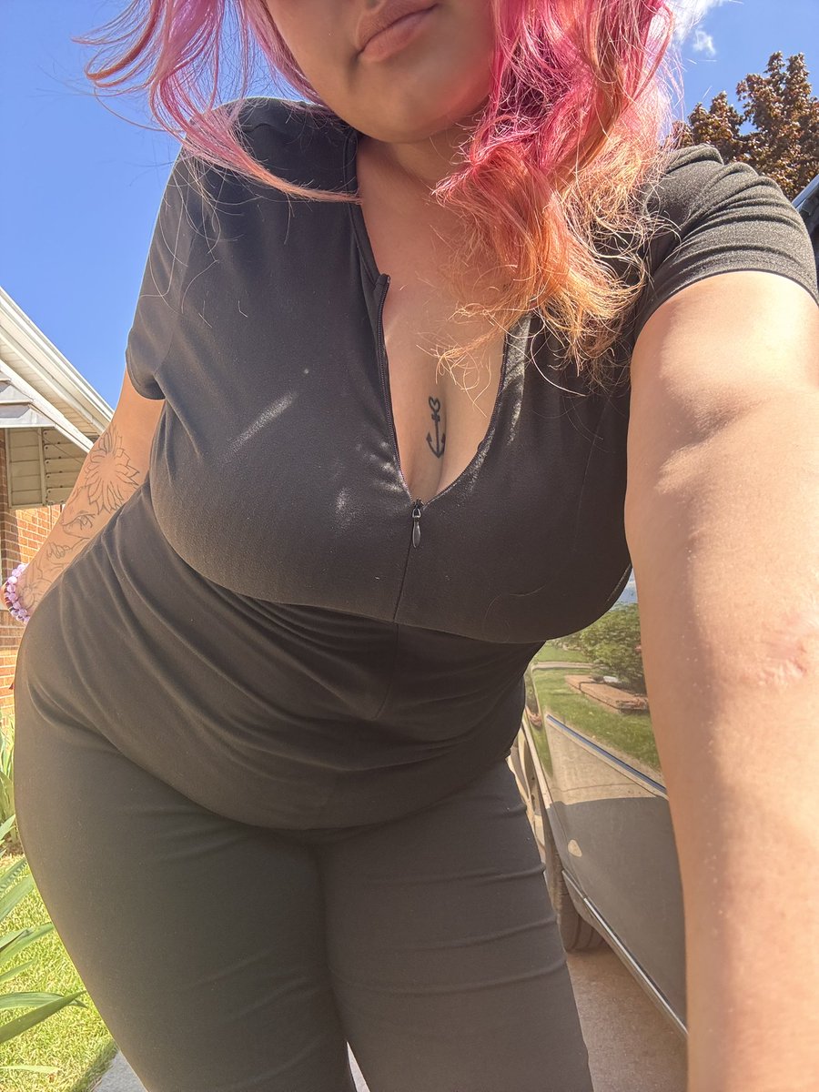miakay0's tweet photo. mom bod 👅 https://t.co/ydZfNWnNdF