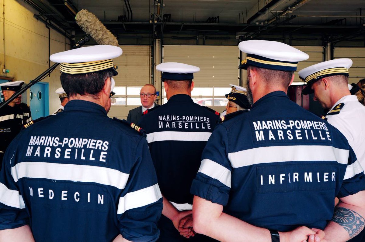LMarcangeli's tweet photo. Face aux crises, on peut baisser les bras ou au contraire s’adapter. Nous avons choisi d’agir. 

En visite à Marseille aujourd’hui, j’ai pu échanger avec des soignants, des marins-pompiers et des agents du réseau de transport électrique. 

Autant de femmes et d’hommes engagés qui, chaque jour, assurent des missions essentielles au service de nos concitoyens. 

Face à la multiplication des crises, il est désormais indispensable pour nos services d’anticiper, de résister et de s’adapter. C’est ce que doit permettre notre plan de résilience. 

La résilience est l’affaire de toutes et tous.