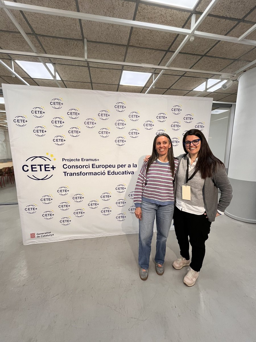 EscolaColors1's tweet photo. Aquest dijous hem assistit a la III Jornada d'Internacionalizació CETE+ " Compartim per avançar", organitzada pel Servei de Llengües Estrangeres i d’Origen. Enriquidor i molt interessant. @EUErasmusPlus @InnovacioSLEO @SSTTMVO https://t.co/fmURMPYyS3