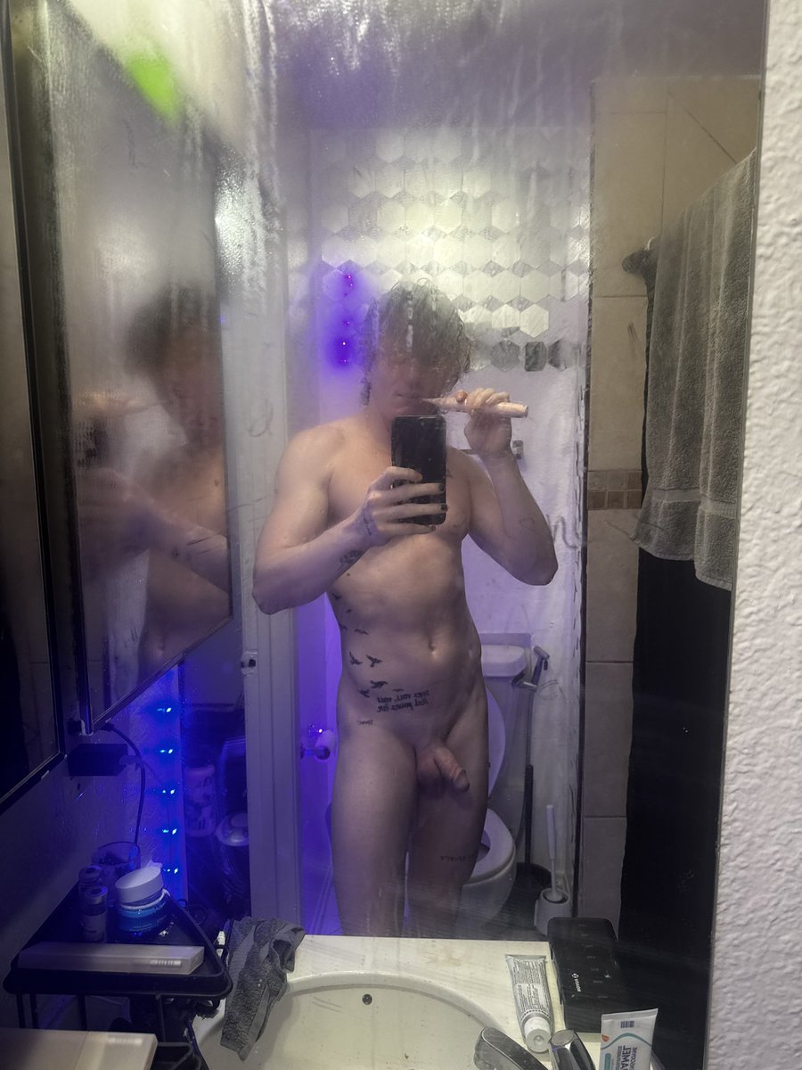 Good afternoon bunnies 

Onlyfans.com/maxedlorde