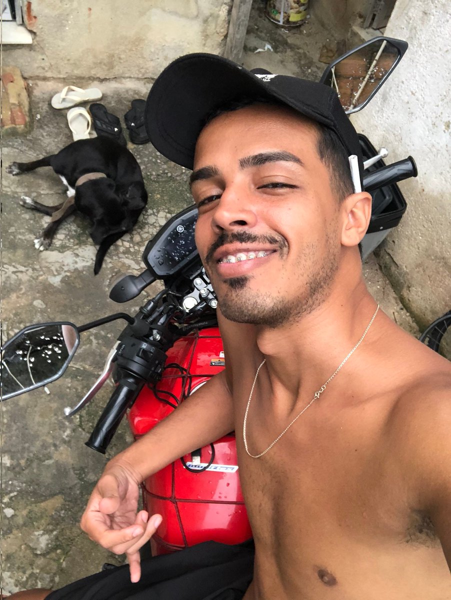 Guilhermefdls's tweet photo. Sobe na garupa? https://t.co/z3fvtN9NEU