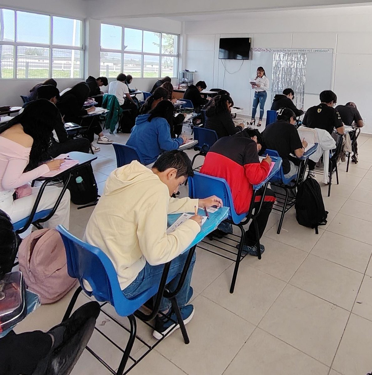 CapaSerdan's tweet photo. Tamizaje con adolescentes ayuda hacer detección temprana, CD Serdán sigue apostando a la prevención. https://t.co/8lFdJEpSTY