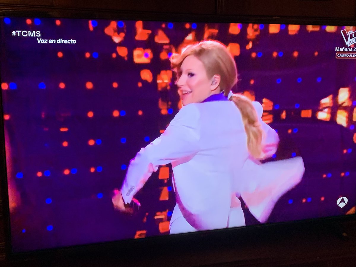 Sandrypekee's tweet photo. Diva diva divazaaaaaa😍😍 ESPECTACULAR!!!!!!!! 
Que no eres de este mundo!! 🤪 brutallll 
Ya no es Madona es MadAna😜@anaguerra eres muy muy grandeeeeee!!!!🩵 
que ‘la llama’ de la magia nunca se apague 😜❤️‍🔥💫🫶
 #TCMS https://t.co/9II32QLPew