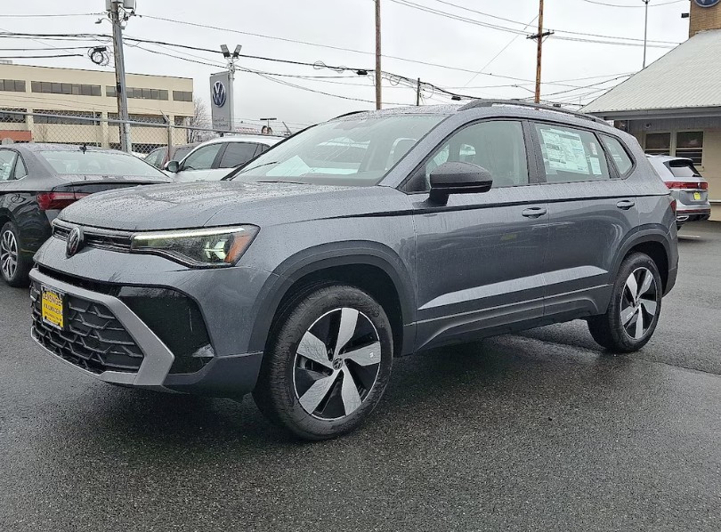 Looking for a stylish and efficient ride? This new 2025 Volkswagen Taos S might be just what you need! 😍 With its sleek design and impressive features, this compact SUV will turn heads everywhere! #GensingerVW

See more: bit.ly/43jlIVr