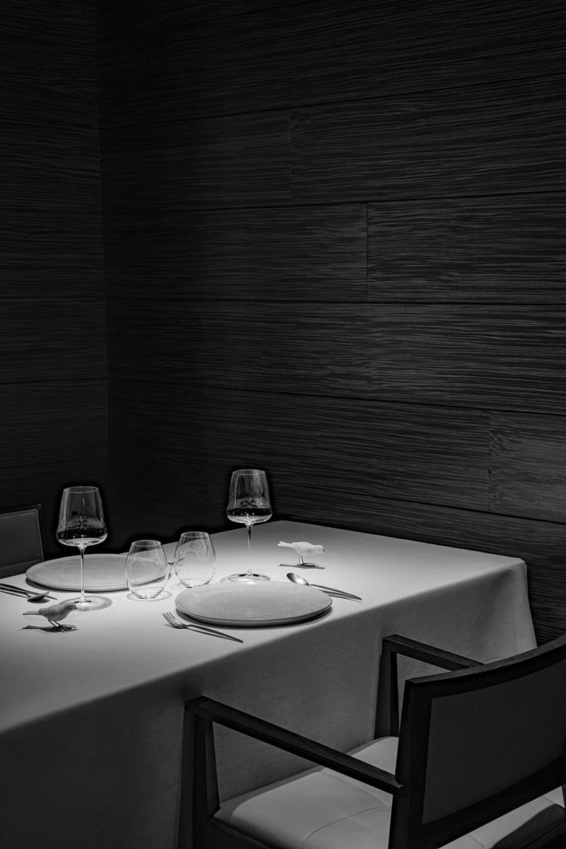 Regala CEBO.

Sorprende a tu pareja, amigos o familiares con una experiencia gastronómica única, premiada con una Estrella Michelin y dos Soles Repsol, de la mano de los Chef Javier Sanz y Juan Sahuquillo.

cebomadrid.com/es/regalar

#CEBOProductoEsencia #derbyhotelscollection