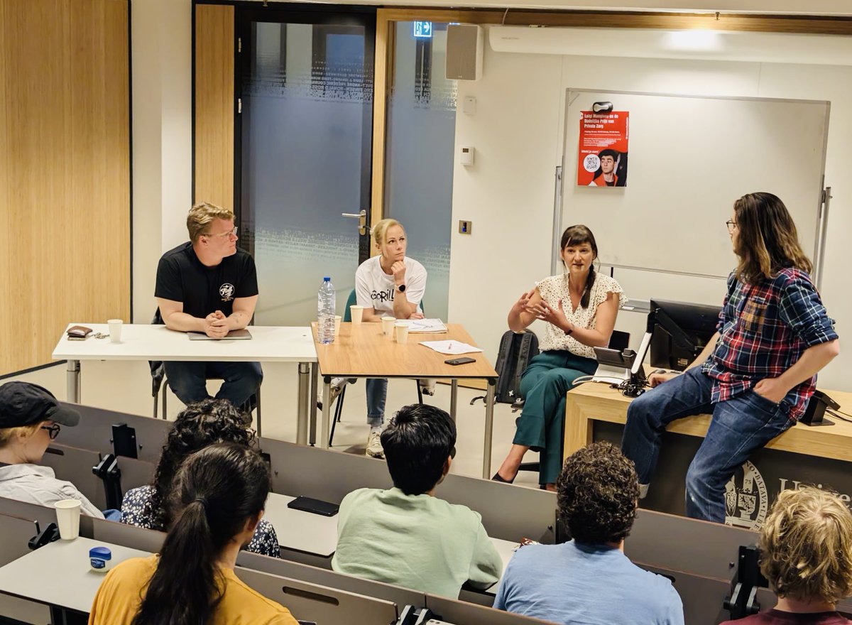 In gesprek met Amerikaans filosoof Ryan Kopaitich en begeleider in de gehandicaptenzorg Sandra Drost op de Universiteit Leiden. 

Over de prijs van het privatiseren van de zorg. De kosten van de markt in de zorg. En natuurlijk ook het Nationaal Zorgfonds! #SPJongeren