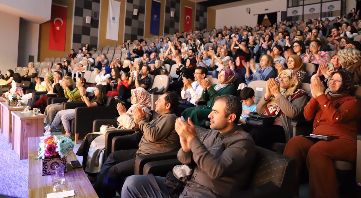 Necmettin Erbakan Üniversitesi (@neuniversitesi) on Twitter photo <a href="/neu_turk/">NEÜ Türk Müziği Devlet Konservatuvarı</a> Üniversitemiz Türk Müziği Devlet Konservatuvarı tarafından düzenlenen 5. Türk Müziği Günleri, Mülaki konseri ile sona erdi.🎵
Türk müziğinin yüzyıllar içinde şekillenen kıymetli eserlerinin icra edildiği bu özel konser, dinleyicilere anlamlı ve unutulmaz bir gece yaşattı.🎼 <a href="/neu_turk/">NEÜ Türk Müziği Devlet Konservatuvarı</a> Üniversitemiz Türk Müziği Devlet Konservatuvarı tarafından düzenlenen 5. Türk Müziği Günleri, Mülaki konseri ile sona erdi.🎵
Türk müziğinin yüzyıllar içinde şekillenen kıymetli eserlerinin icra edildiği bu özel konser, dinleyicilere anlamlı ve unutulmaz bir gece yaşattı.🎼