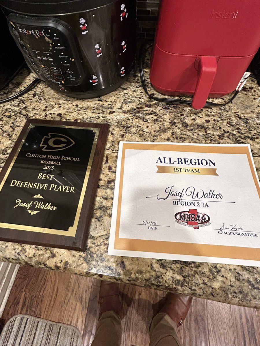 Jo Walker tweet media