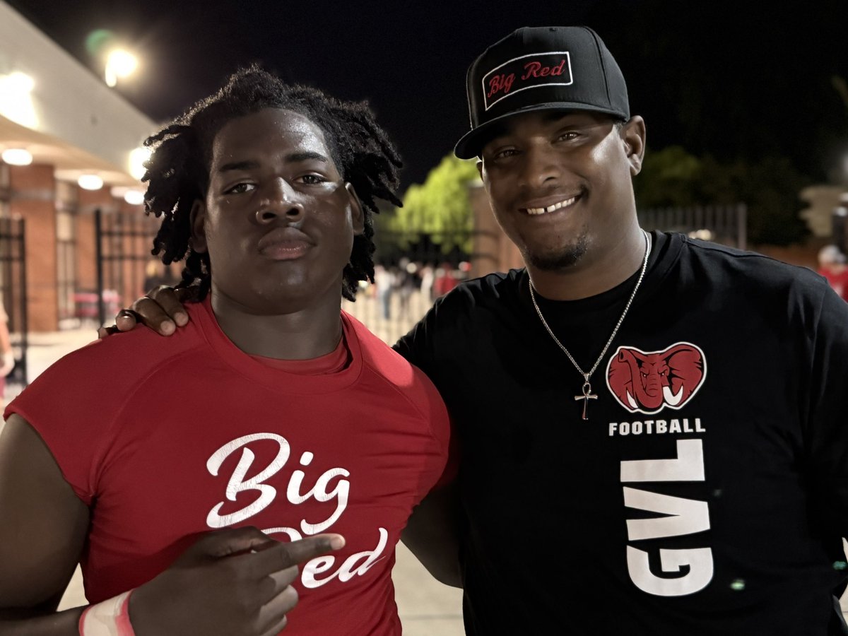 I want to start by saying thank you to the man above for allowing me to play the game I love. I want to thank <a href="/RedElephant_FB/">Gainesville HS Football</a>  for allowing me to suit up with varsity and I Want thank <a href="/jermaine_motley/">Jermaine Motley</a> <a href="/JoshNiblett/">Josh Niblett</a>  <a href="/CoachK_Smith/">Kasey Smith</a> for believing in me.
<a href="/RankzDaG/">Rankz Swanigan</a>  <a href="/Biggcocoa/">Bae 👄</a>  🙏🏾