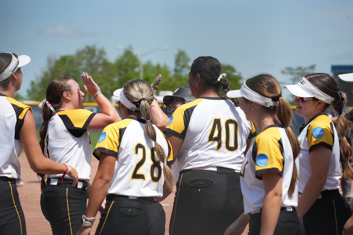 TLU Softball (@tlusoftball) on Twitter photo Mentally weโre still here.
Absolutely electric <a href="/VannettTaylor/">taylor vannett</a> โก๏ธ
#TooLiveU | #PupsUp Mentally weโre still here.
Absolutely electric <a href="/VannettTaylor/">taylor vannett</a> โก๏ธ
#TooLiveU | #PupsUp