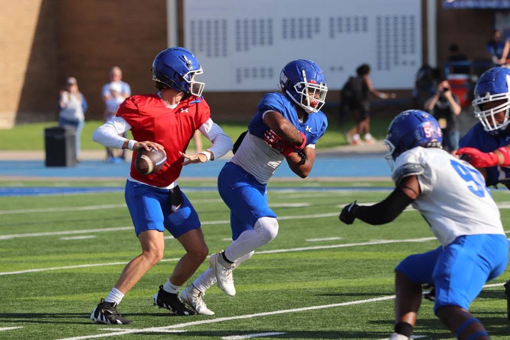 GREG MARCUS (@streetziam) on Twitter photo Checked out <a href="/templewildcats/">Temple Wildcats</a> <a href="/CoachPresident/">Chad President</a> spring game liked what I saw!
Standouts!
<a href="/ChampMayo_2026/">Champ Mayo</a> 6’3 strong arm accurate and can get out the pocket make it happen with his legs!
<a href="/cavallinealy/">Cavalli Nealy</a> he will be a load this upcoming year. Good footwork, patient and explosive. Checked out <a href="/templewildcats/">Temple Wildcats</a> <a href="/CoachPresident/">Chad President</a> spring game liked what I saw!
Standouts!
<a href="/ChampMayo_2026/">Champ Mayo</a> 6’3 strong arm accurate and can get out the pocket make it happen with his legs!
<a href="/cavallinealy/">Cavalli Nealy</a> he will be a load this upcoming year. Good footwork, patient and explosive.