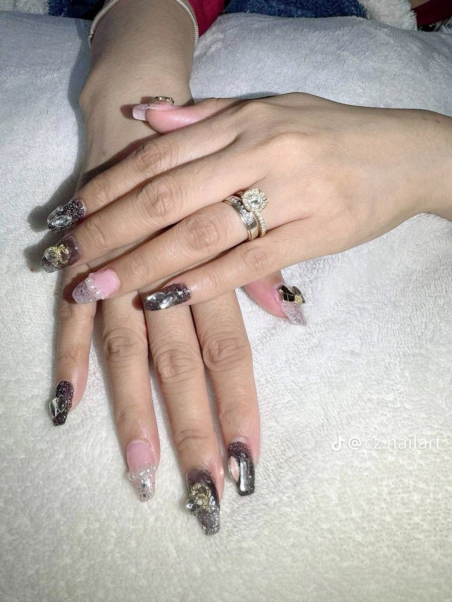 dgofficial02's tweet photo. Softgel glam! #BeginnerNailTech 
FOR BOOKING: 
FACEBOOK: DIANNE YU/IG: dfcgofficial https://t.co/RAH5KpMWk4
