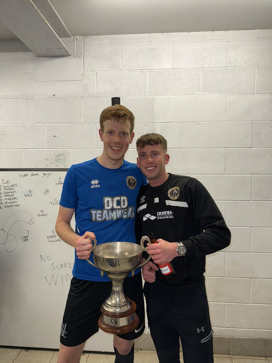 PotHouse_Ath's tweet image. POT HOUSE 3 - 1 BILLY LIONS

OUR LAST GAME AS A TEAM AND WE TAKE A TROPHY HOME

⚽️⚽️ HARRY SULLIVAN 
⚽️ TOM CLASPER 

⭐ FUCKING EVERYONE WHAT A TEAM