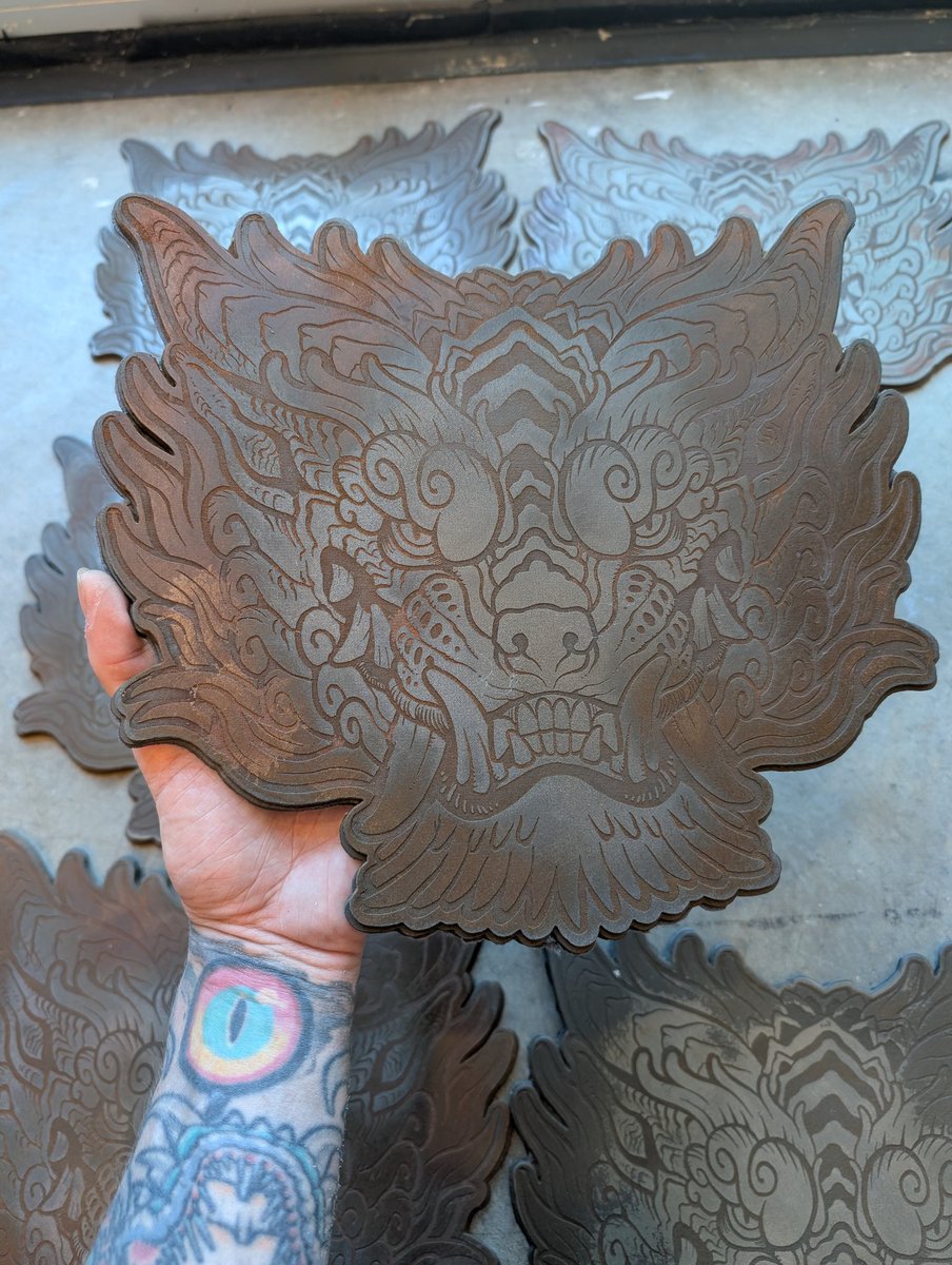Cold cast metal wall plaques are up! These are cast using urethane mixed with metal powder giving it the look and feel of real metal without the price of a foundry. Each one came out a little different! Use the li nk in my bio to grab one while they are still available.