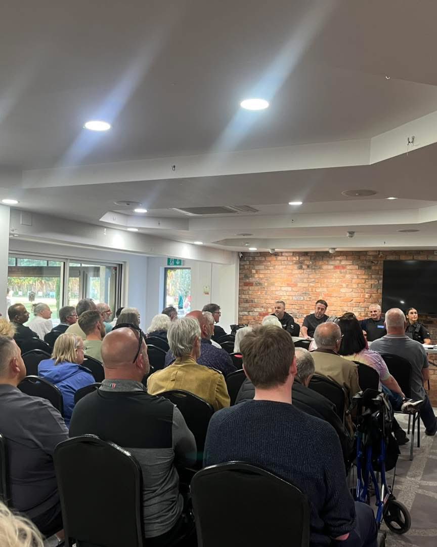 Great PACT meeting with <a href="/SalfordGmp/">GMP Salford</a> yesterday! Points noted: 👮 Burglaries: Perpetrators caught, rates down. 👮 E-bikes: Illegal, report sightings. 👮 Rogue Traders: Elderly targeted, stay vigilant. 👮 Reporting: Use 999, 101. Sign up for Bee in the Loop: beeintheloop.co.uk