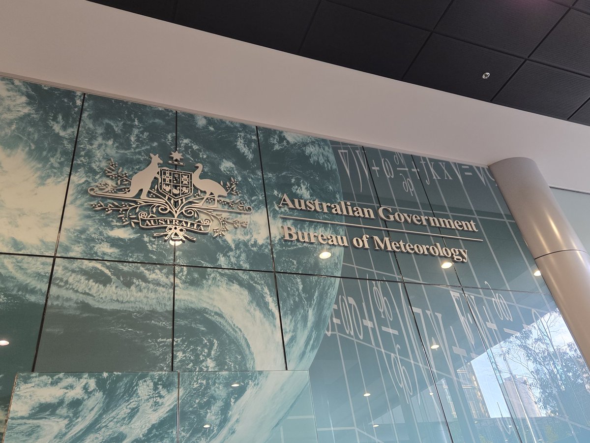 eniels13's tweet image. A whole hearted thanks to all those at the @BOM_au Melbourne office who graciously gave our @tamu_atmo SEA-Met students a tour of their facilities and offered great discussions of their operational capabilities. Can't wait to keep the educational and research coms paths open!