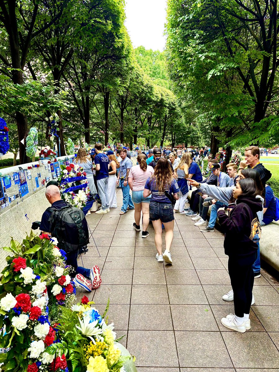 This week, <a href="/MiamiPD/">Miami PD</a> joined departments nationwide in D.C. for #NationalPoliceWeek, honoring the brave souls who made the ultimate sacrifice. This year, we remember the 25th anniversary of our fallen Motor Officer William Williams — forever in our hearts, never forgotten. 
🖤💙🖤
