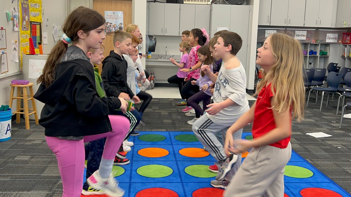 RandolphMusic54's tweet photo. 3rd graders @AHSD25Westgate practicing the folk dance, "The Sweets of May" https://t.co/v5naeCw26j