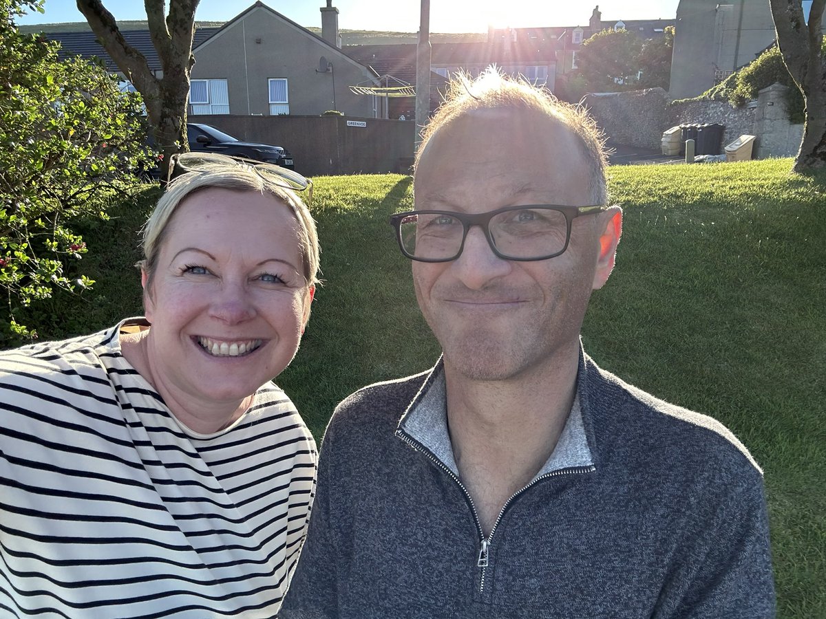 When you bump into <a href="/drkevin_fox/">kevin fox</a> whilst waiting for Friday night tea - and have a good catch-up whilst doing so 👍 #TeamOrkney #Orkney