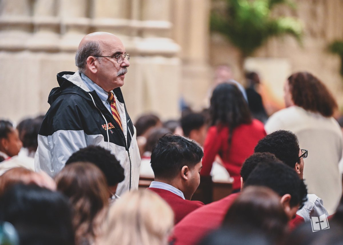 Last Wednesday Hayes Seniors went down to Saint Patrick's Cathedral to celebrate the Annual Senior Mass with other Archdiocese of New York schools! 

Congratulations to the all of the class of 2025!

Up Hayes and All Its Loyal Men!