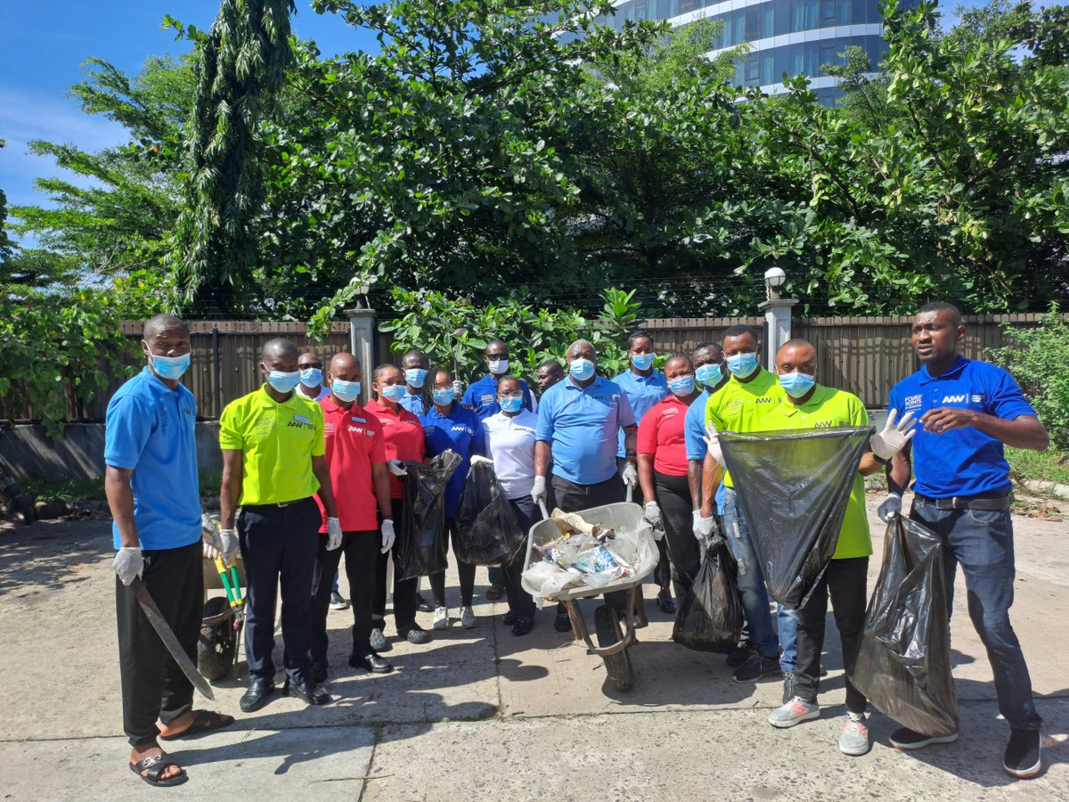 FPIkotEkpene's tweet photo. Yesterday, we gave back to our community!
From cleaning streets to clearing dumps, our team showed up with heart and purpose.
We’re proud to make a positive impact & grateful to our team for the commitment to social wellbeing.
#AAW2025 #BeginBelongBecome #BeYou #FourPointsIkot https://t.co/vJ06nLtzh8
