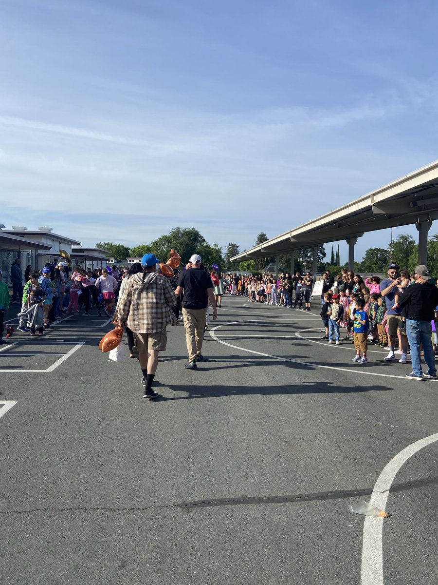 Teacher Appreciation Parade: our students and parents showing gratitude to our HOLA teachers! Gracias, Maestros!! #WeAreHolbrook
