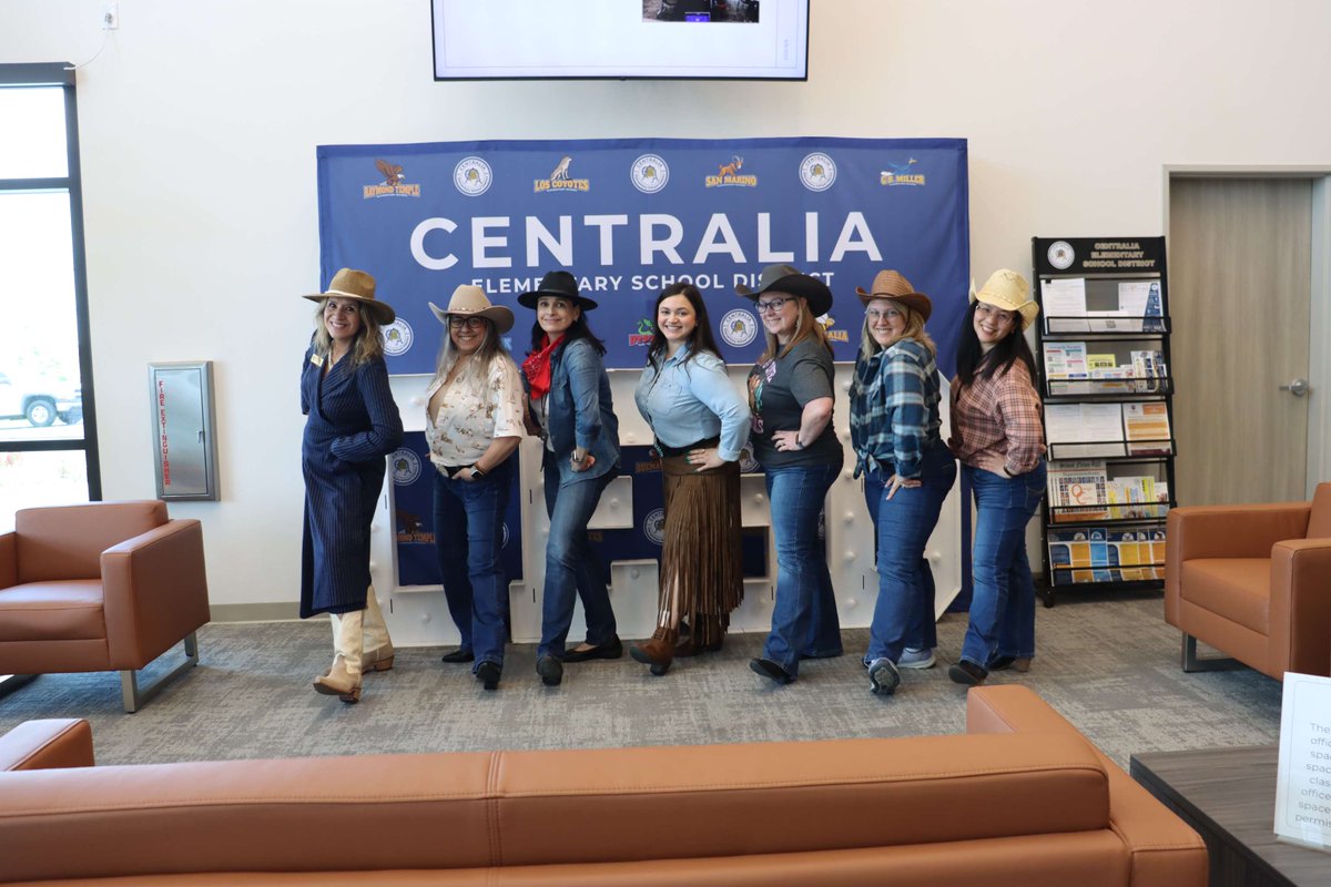 CentraliaESD's tweet photo. That’s a wrap on Employee Appreciation Week! 🎉 Huge thanks to everyone who rocked the crazy hair, showed up for color wars and repped those county-themed fits. CESD staff, you’re simply the BEST! #CESDproud #EmployeeAppreciationWeek https://t.co/oSJ0xeI9mW