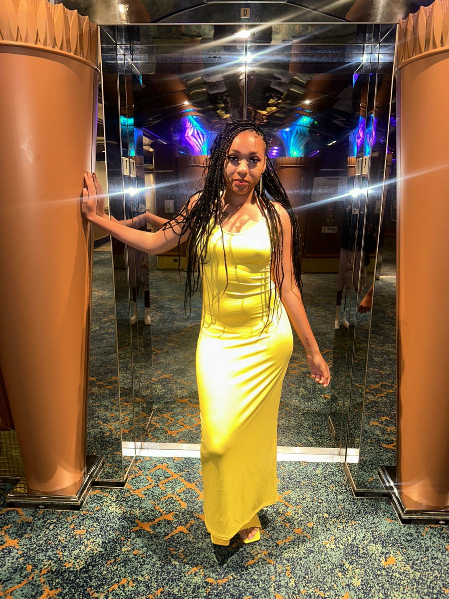 Biglaylay___'s tweet photo. Sundress season is here😍😍😍😍 https://t.co/ueQt037aUf
