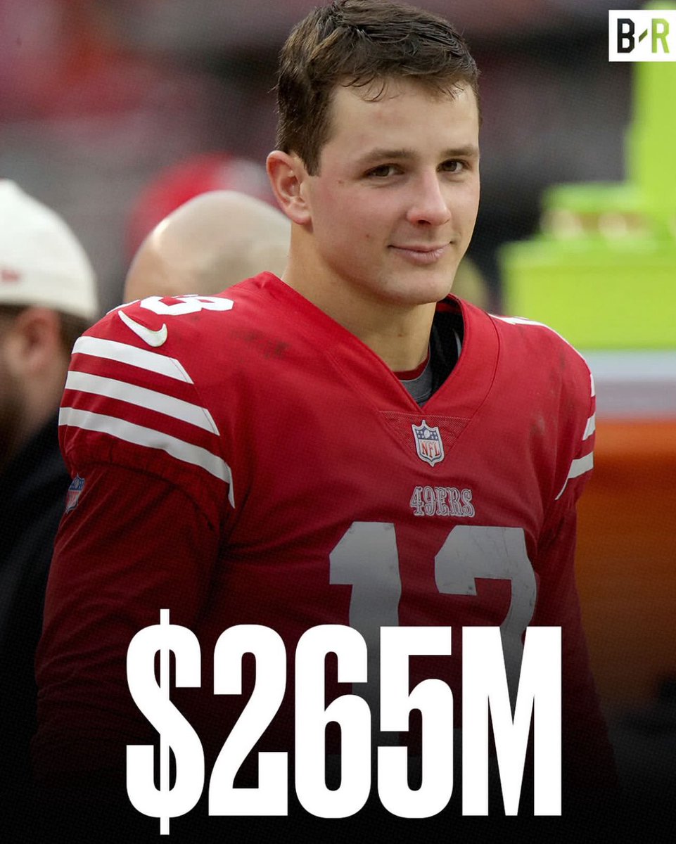 OurSf49ers's tweet photo. Brock Purdy: 

How it started            Vs How it’s going https://t.co/bazdj963hQ