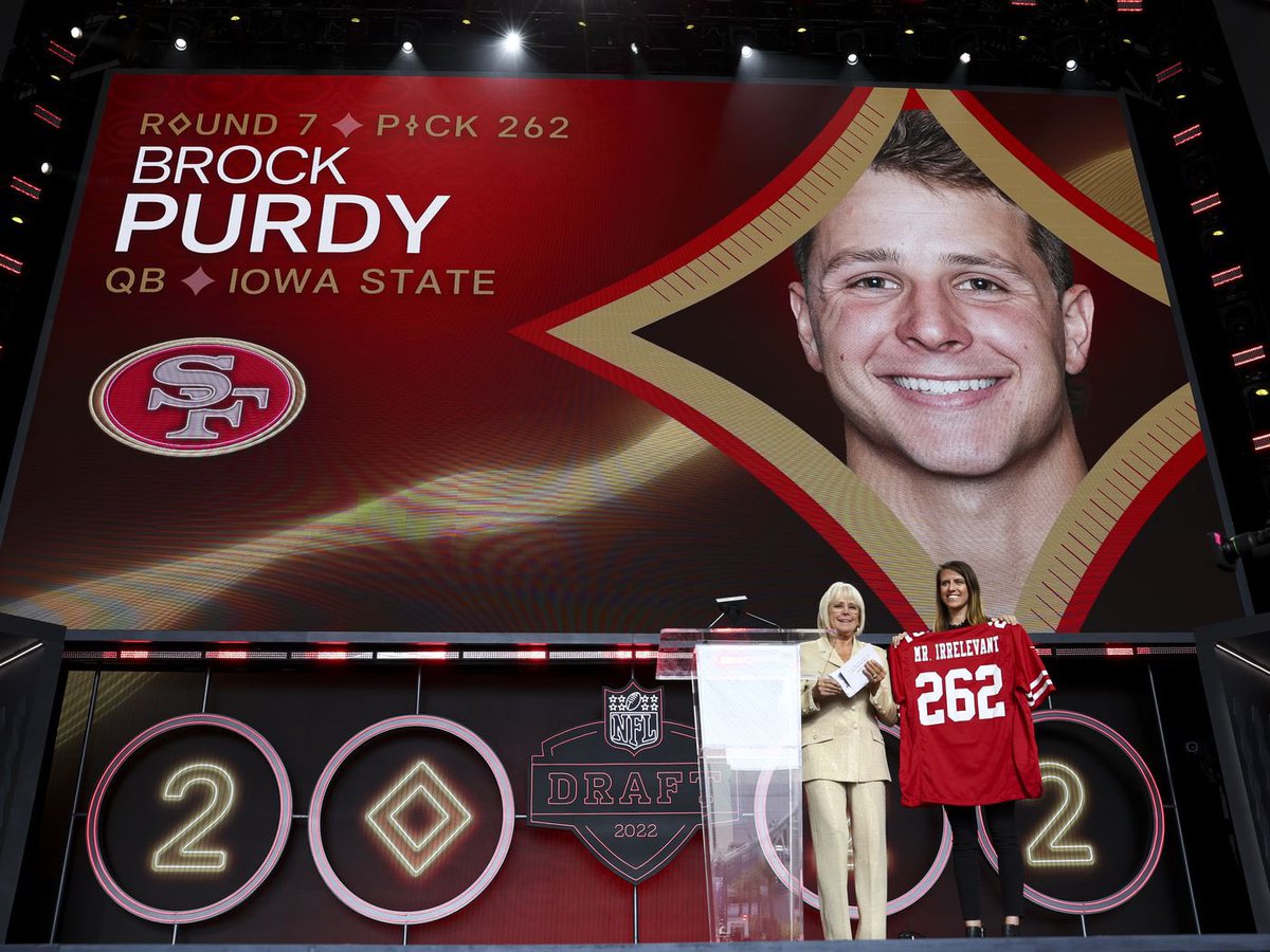 OurSf49ers's tweet photo. Brock Purdy: 

How it started            Vs How it’s going https://t.co/bazdj963hQ