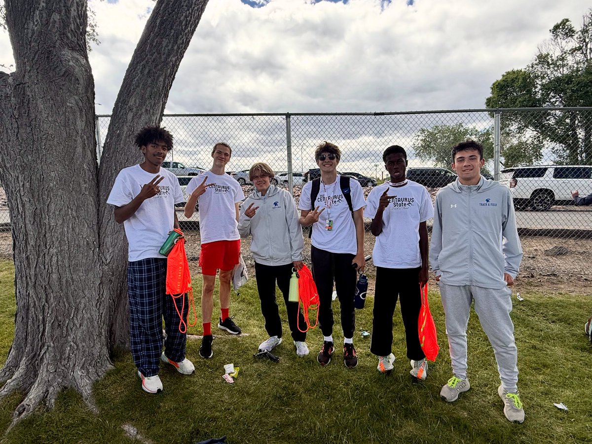 The boys 4 x 400 relay team is ready to hit the track for prelims - good luck fellas!

<a href="/bvsdcolorado/">Boulder Valley School District</a> <a href="/bocopreps/">BoCoPreps</a>