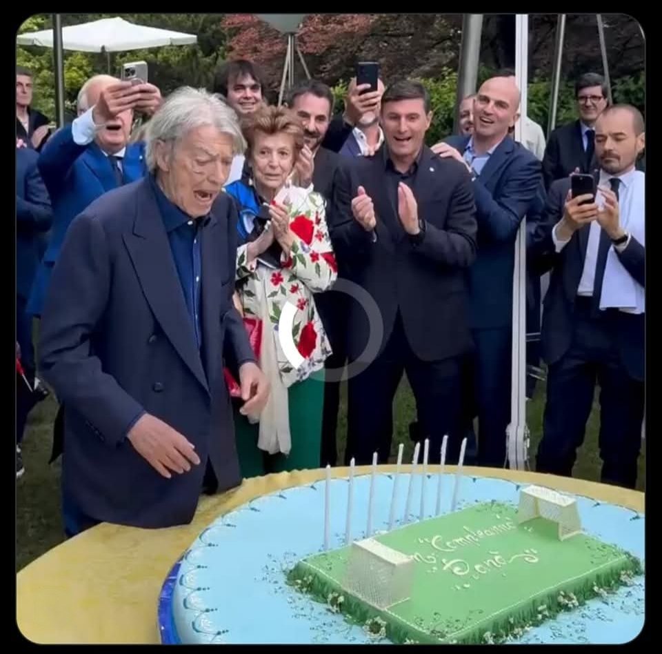 Santo__Jj's tweet photo. 🔴 Una foto che racchiude una quantità impressionante di farabutti impuniti. 

#Moratti #Merdatti #DentiMarci 
#Inter #Anala #ImpunitiDal1908 
#MafiottaLeague #FinoAlTribunale https://t.co/HLiq6ZHjTK