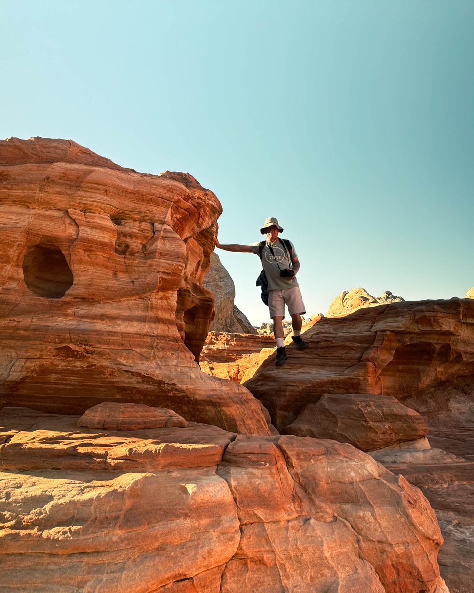 donjschaffer's tweet photo. The Valley of Fire has a ton of beautiful scenery! Definitely worth a visit. As we move into the hot weather, morning makes for a much more comfortable opportunity to explore!

A couple pics have my Bro in them—not me! 😀

 #valleyoffire #hiking #nevada https://t.co/uHbW4fRQhN