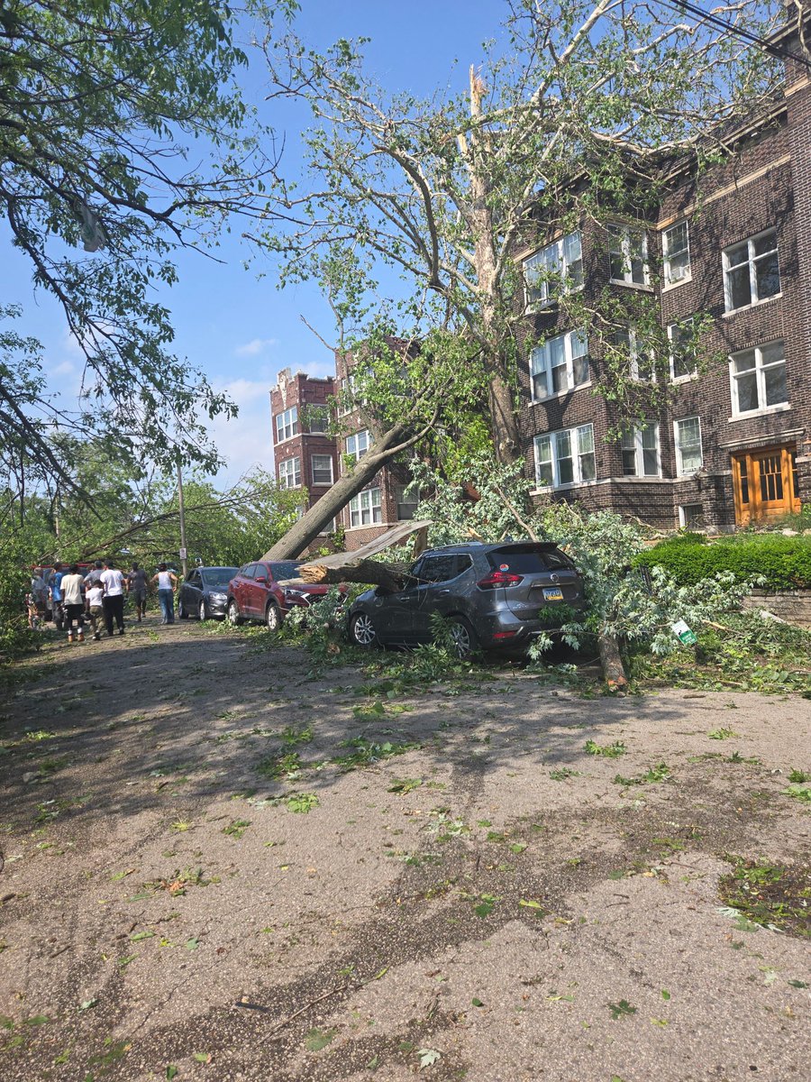 Streets like this all over St. Louis.  As with any tornado, some houses are completely destroyed and others  OK. #STLWX