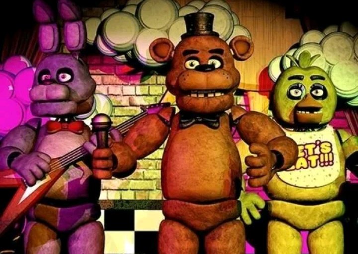dpt_lefty's tweet photo. 🔍⚫Teoria do dia: Retrofit ⏮️⚙️

Essa teoria consiste em dizer que o visual dos animatronics antigos eram os clássicos e não os chamados "Unwithereds", com eles ganhando esse visual apenas na abertura na Freddy's de 1987.🐻🐰🐥

Aqui vão alguns pontos dessa teoria: https://t.co/xMlHr31IU3