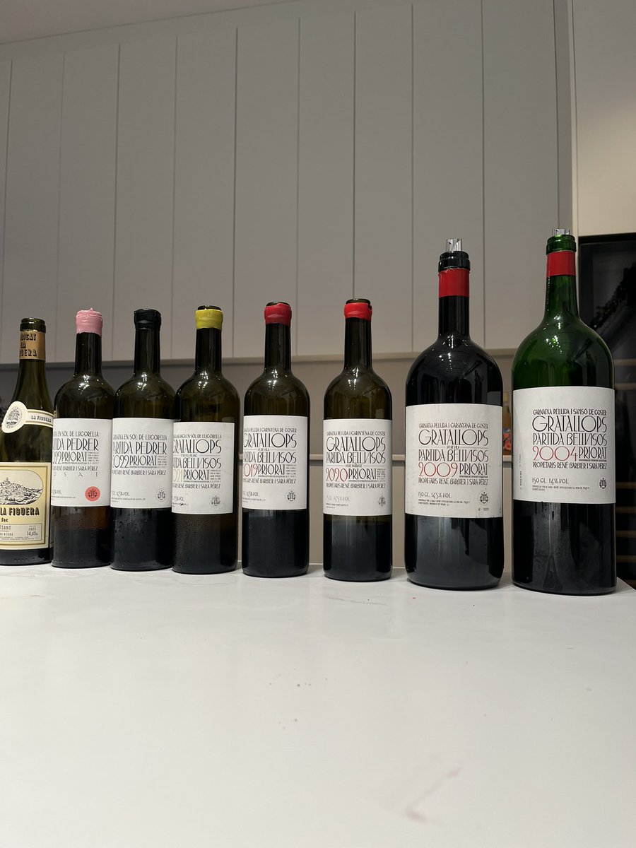 • RENÉ BARBIER (en acció) •

Presentació de les noves anyades de Puños Fuera (Conca de Barberà), i dels vins de Sara &amp; René Viticultors).

Brutal!