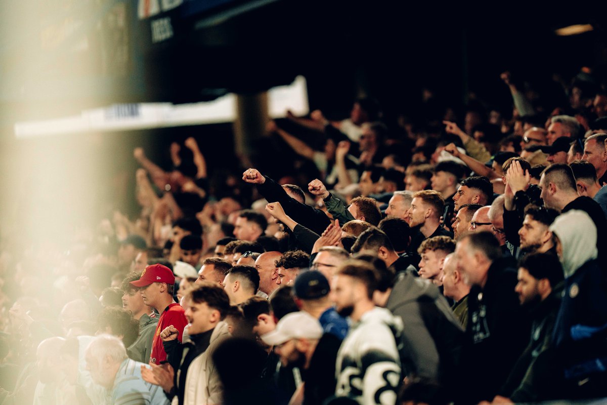 ManUtd's tweet photo. Special support that deserved more.

A big week lies ahead 👊

#MUFC https://t.co/urmUu8snnL