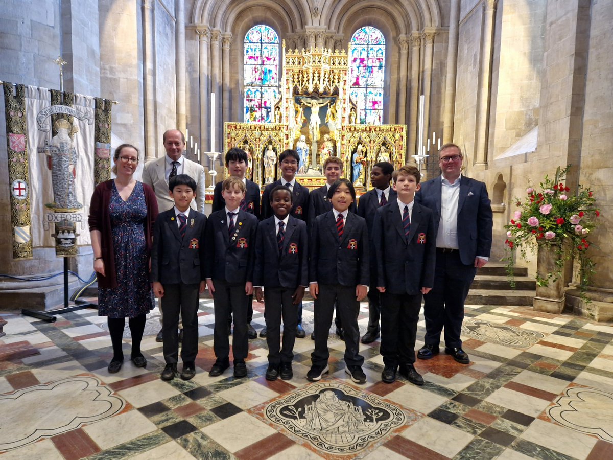 Huge thanks to <a href="/StPaulsSchool/">St Paul's School</a> for lending us Director of Music Mark Wilderspin to be a superb judge for today's House Music Competition. The atmosphere in <a href="/ChChCathedralOx/">Christ Church Cathedral, Oxford</a> was electric, with skill, showmanship &amp; teamwork from the whole school. Well done all 🎶 #education #oxford