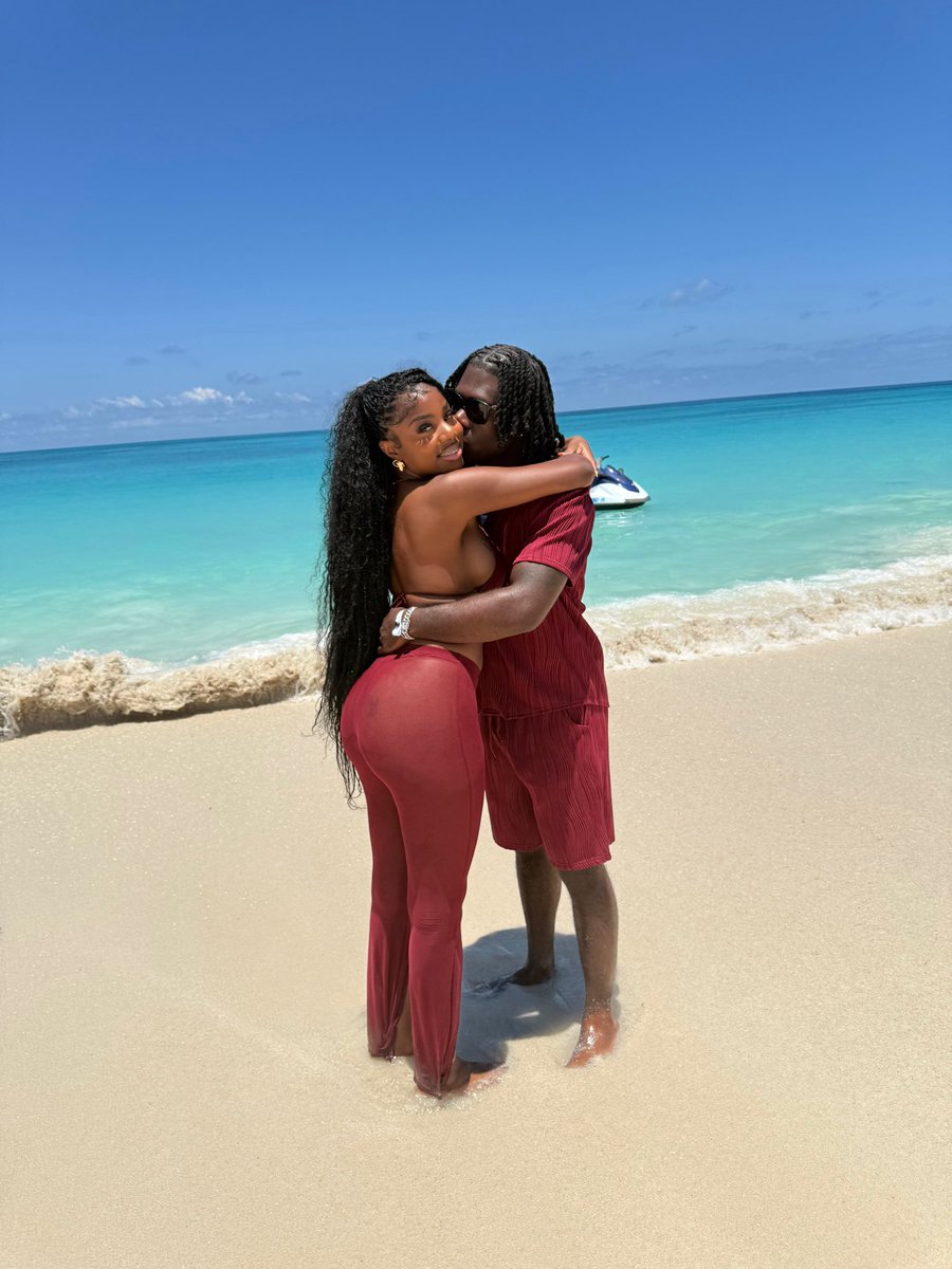 eyherral's tweet photo. me &amp; my boo in the Bahamas🇧🇸❤️ https://t.co/hEBbCDvBbu