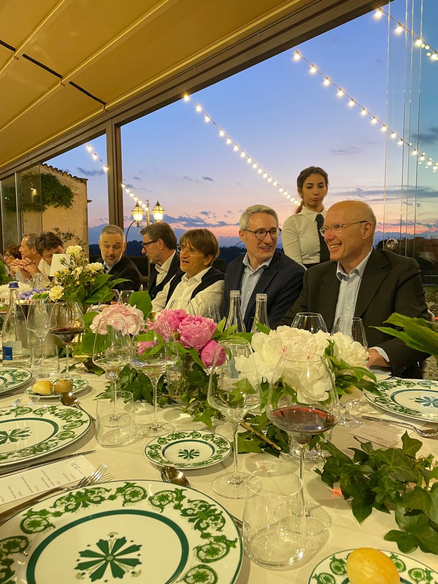 MarcoColomboVa's tweet photo. Una bellissima serata di raccolta fondi per il nuovo Oratorio  di Daverio, nella bellissima cornice di villa Ghiringhelli di Azzate. Grazie al Ministro Giancarlo Giorgetti che ci ha onorato della sua presenza, alla splendida padrona di casa Antonietta Ghiringhelli https://t.co/ETHjYxWV6r
