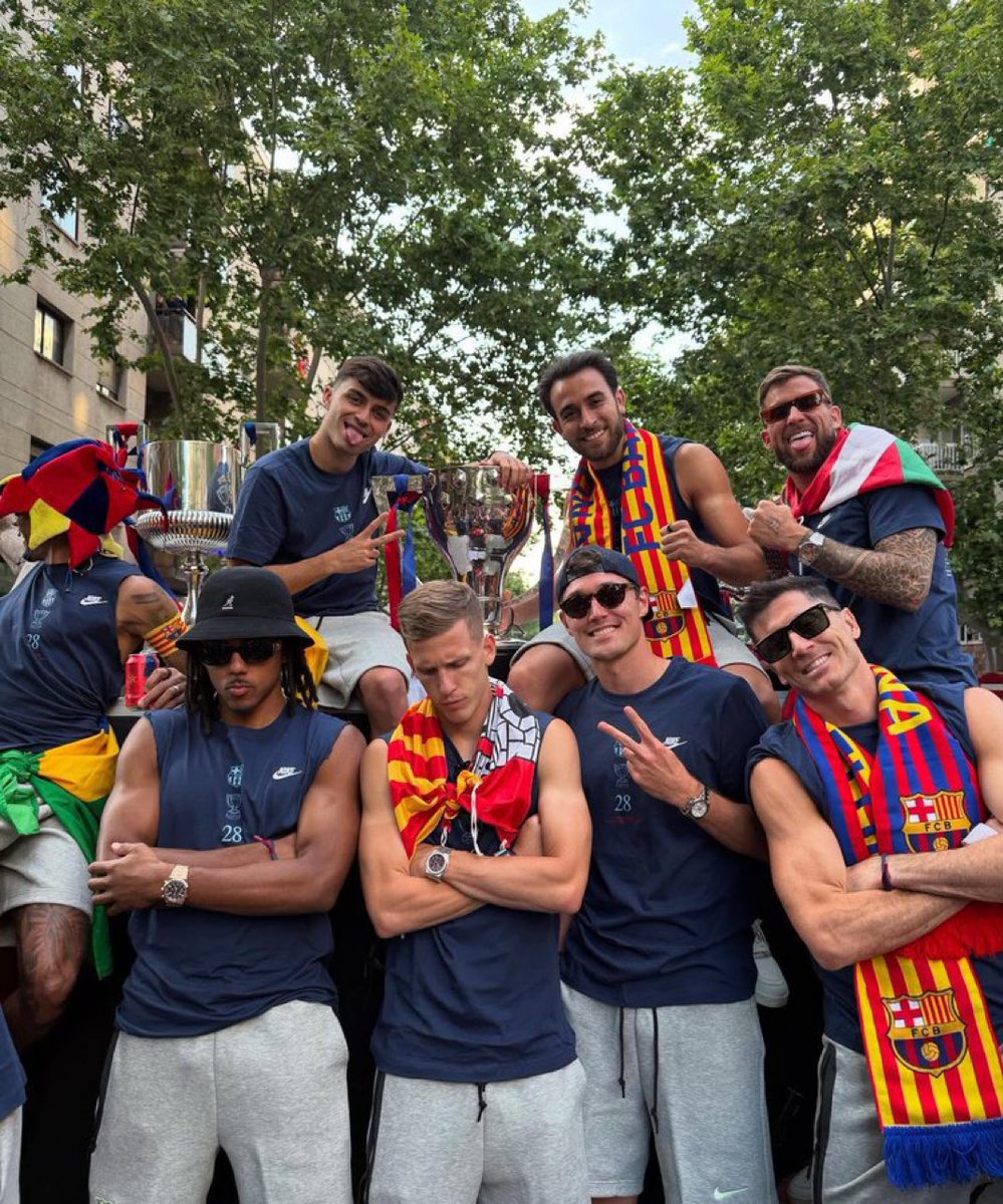 xjdbr's tweet photo. The Best club in the world 💙❤️ https://t.co/cLywwQa8aB