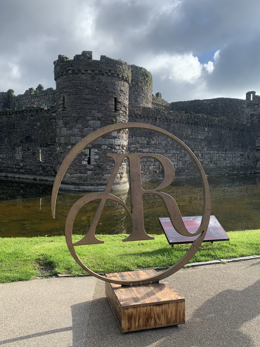 Sunday night’s Antiques Roadshow is a new episode from Beaumaris Castle, BBC1 8pm. 

#antiquesroadshow #wales