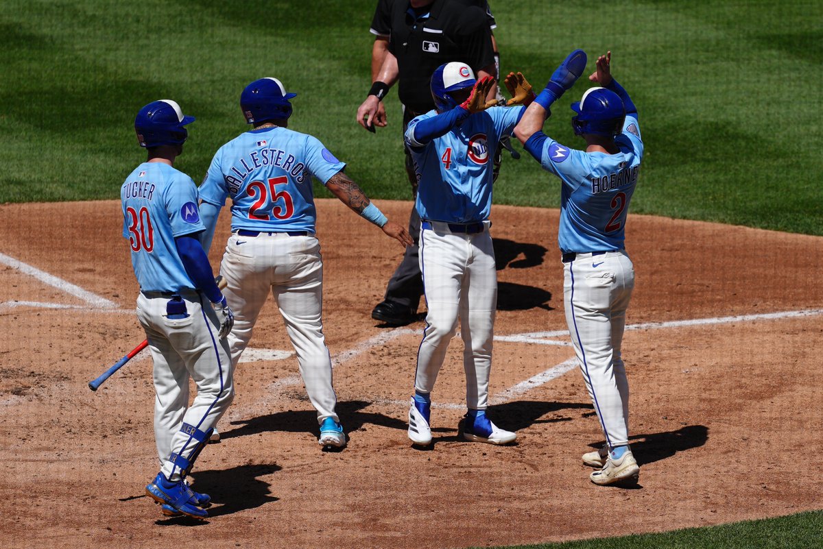 Cubs's tweet photo. Photos that make our heart happy. https://t.co/0R5EJMHRRa