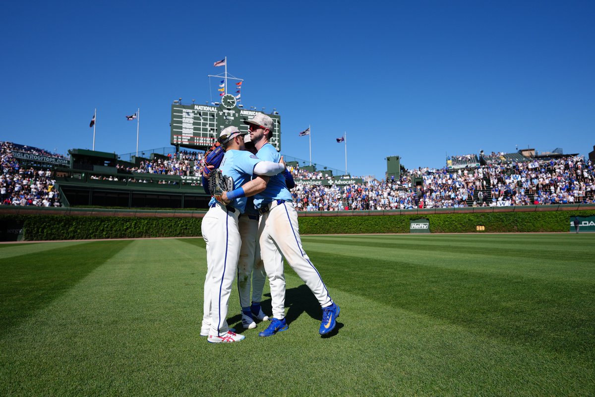 Cubs's tweet photo. Photos that make our heart happy. https://t.co/0R5EJMHRRa
