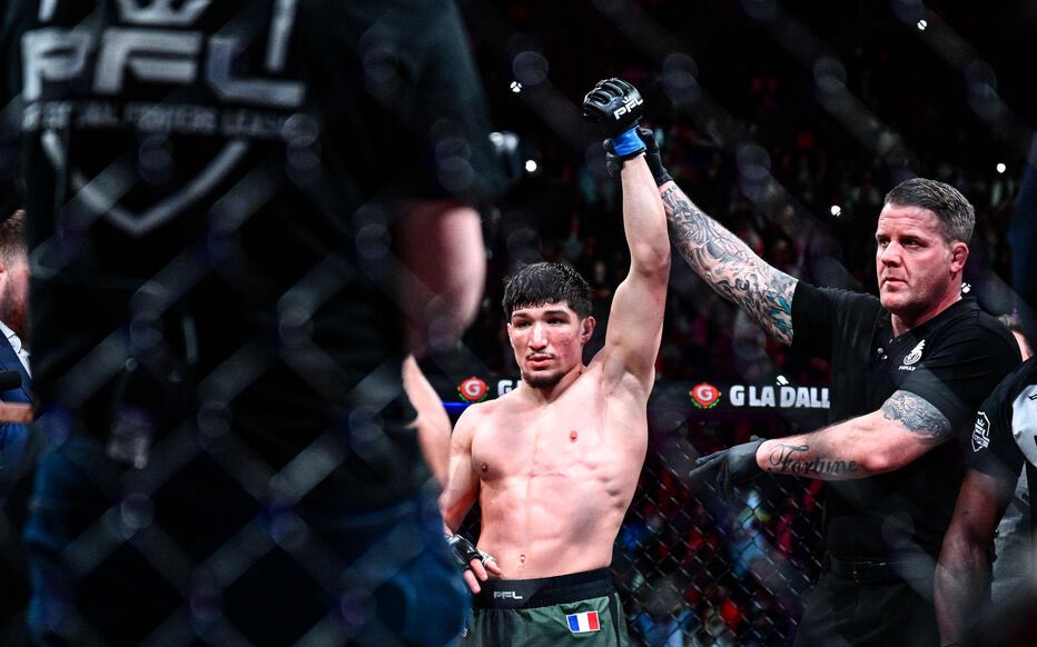 Kulturlesite_'s tweet photo. 🚨 BAKI est CHAMPION DES WELTERWEIGHT pour LA PREMIÈRE FOIS de sa CARRIÈRE !! 🏆

Il s’impose par TKO au DEUXIÈME ROUND face à THIAGO LIMA 👏 https://t.co/Vh44coJ7aR