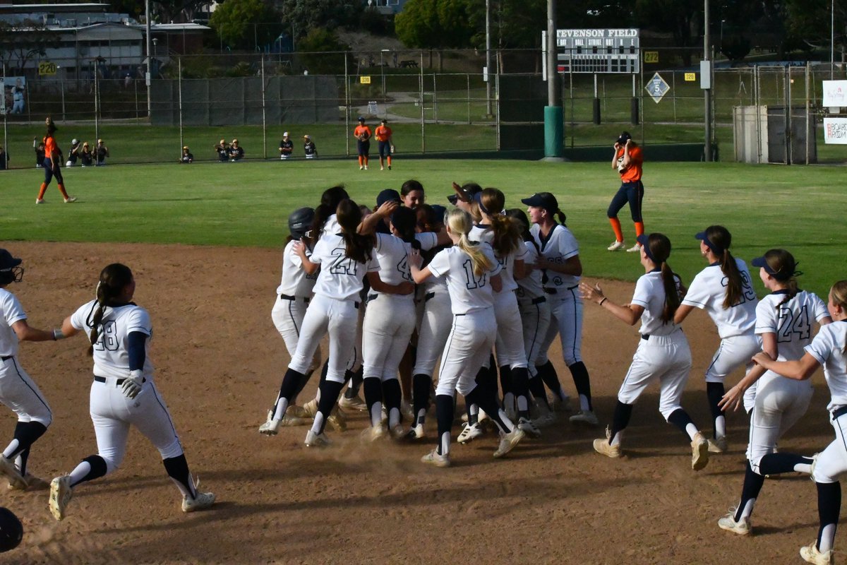 Sienna Mayer tweet media